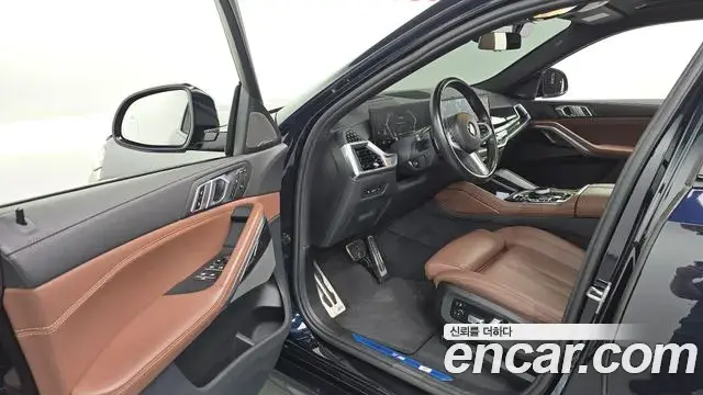 BMW X6 2023 — Photo 18/34