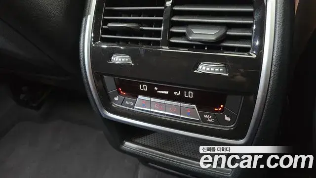 BMW X6 2023 — Photo 9/34