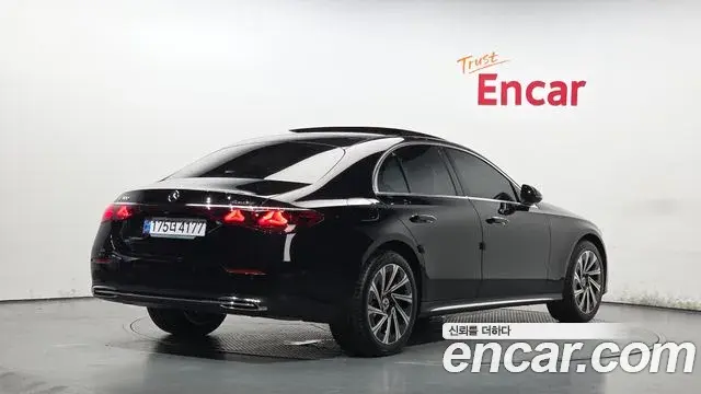 Mercedes-Benz E-Class 2025 — Şəkil 17/34