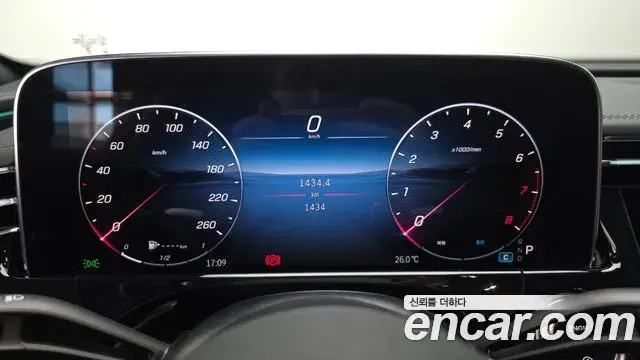 Mercedes-Benz E-Class 2025 — Şəkil 13/34