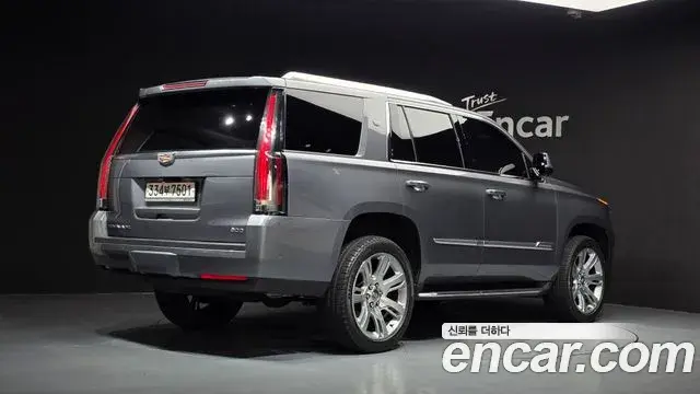 Cadillac Escalade 2019 — Фото 2/20