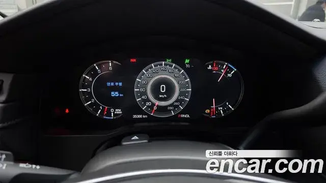 Cadillac Escalade 2019 — Фото 8/20