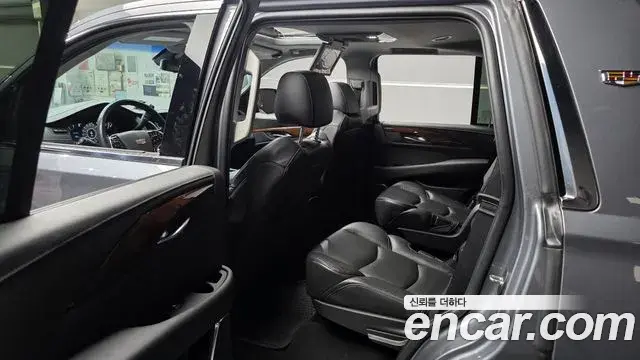 Cadillac Escalade 2019 — Фото 20/20