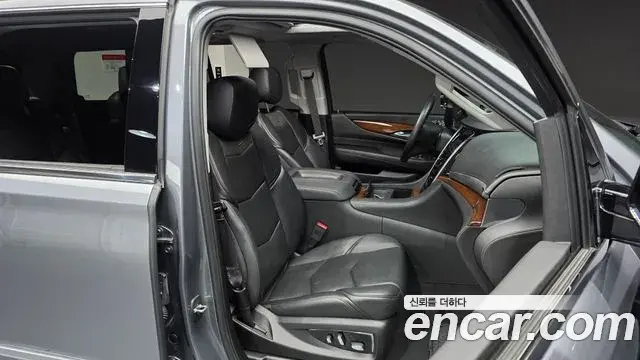 Cadillac Escalade 2019 — Photo 2/40
