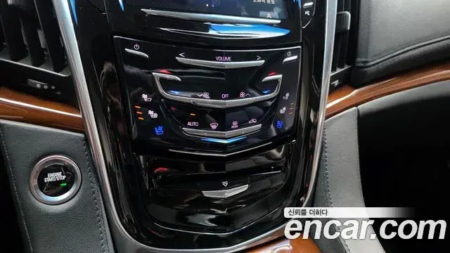 Cadillac Escalade 2019 — Photo 28/40