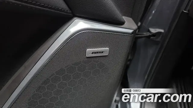 Cadillac Escalade 2019 — Photo 32/40