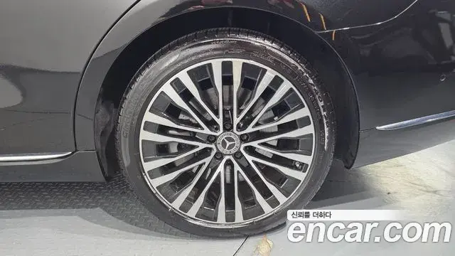 Mercedes-Benz S-Class 2021 — Photo 34/35