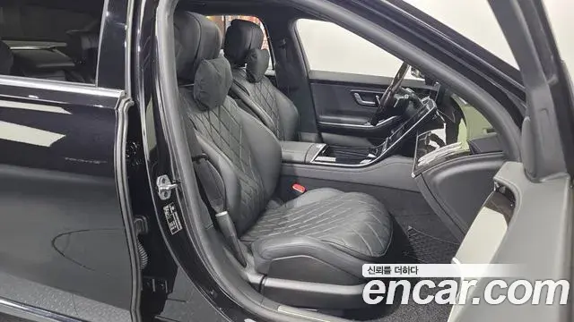 Mercedes-Benz S-Class 2021 — Photo 9/35