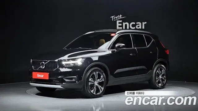 Volvo XC40 2022 — Photo 34/40