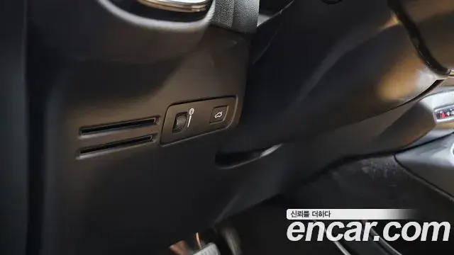 Volvo XC40 2022 — Photo 17/40
