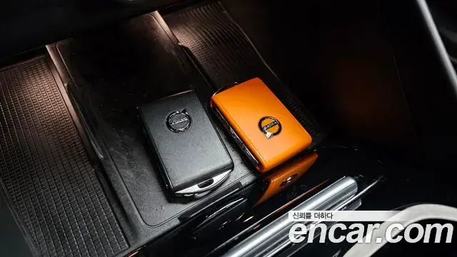 Volvo XC40 2022 — Photo 38/40