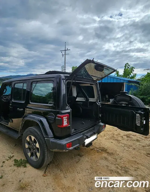Jeep Wrangler 2021 — Фото 1/10