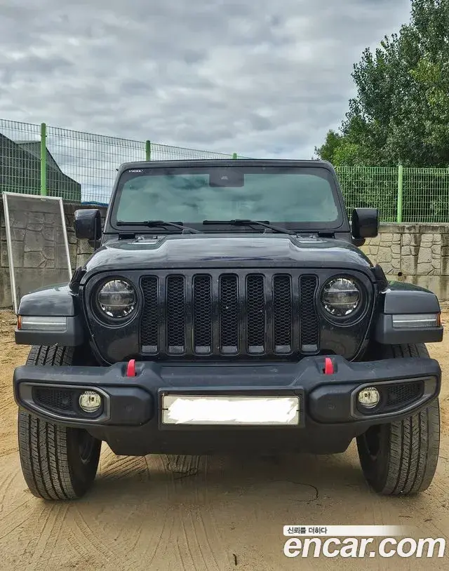 Jeep Wrangler 2021 — Фото 2/10