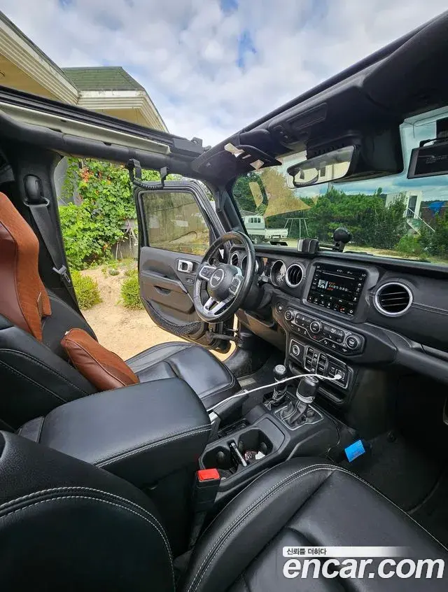 Jeep Wrangler 2021 — Фото 6/10