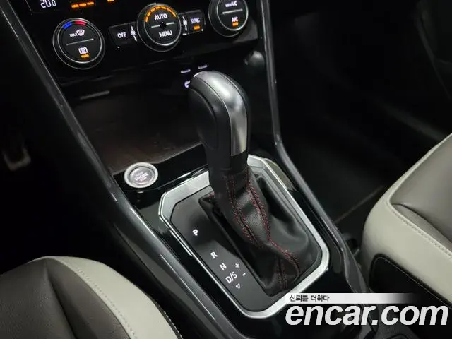 Volkswagen T-Roc 2021 — Photo 4/20