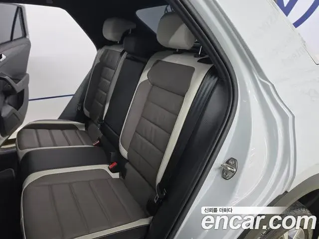 Volkswagen T-Roc 2021 — Photo 10/20