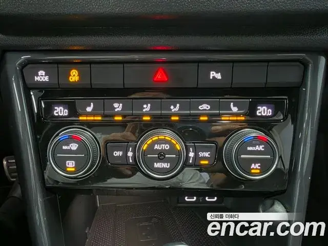 Volkswagen T-Roc 2021 — Photo 13/20