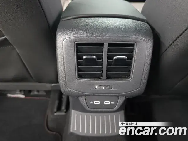 Volkswagen T-Roc 2021 — Photo 1/20