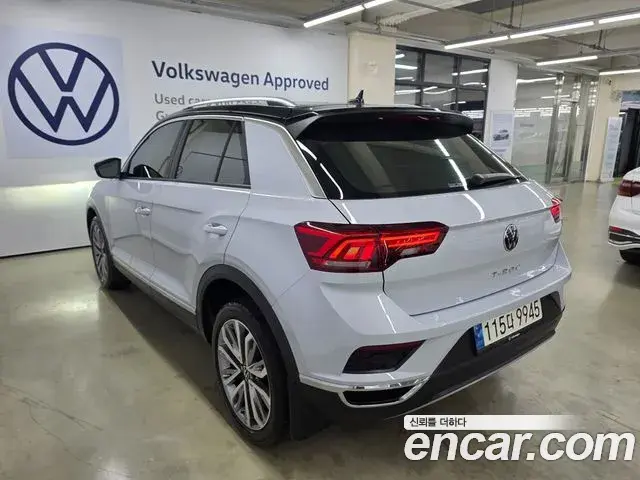 Volkswagen T-Roc 2021 — Photo 14/20