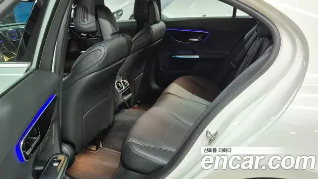 Mercedes-Benz C-Class 2026 — Photo 9/20