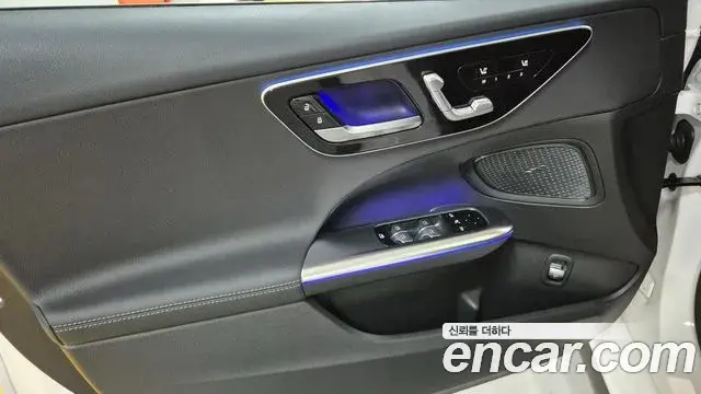 Mercedes-Benz C-Class 2026 — Photo 11/20