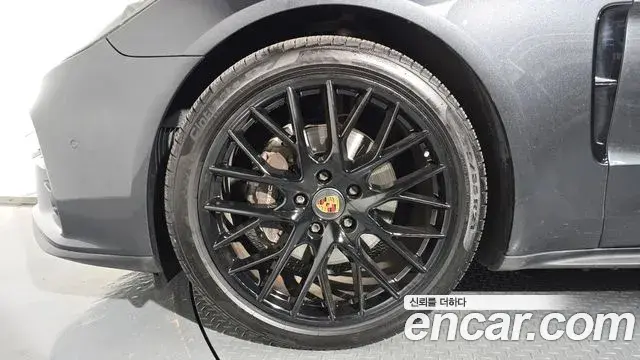 Porsche Panamera 2021 — Photo 23/32