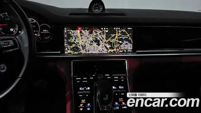 Porsche Panamera 2021 — Photo 30/32