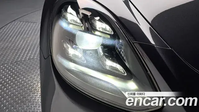 Porsche Panamera 2021 — Photo 26/32