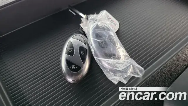 Hyundai Staria 2024 — Фото 18/20