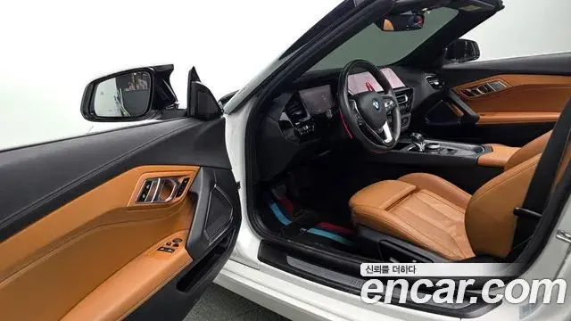 BMW Z4 2020 — ფოტო 25/33