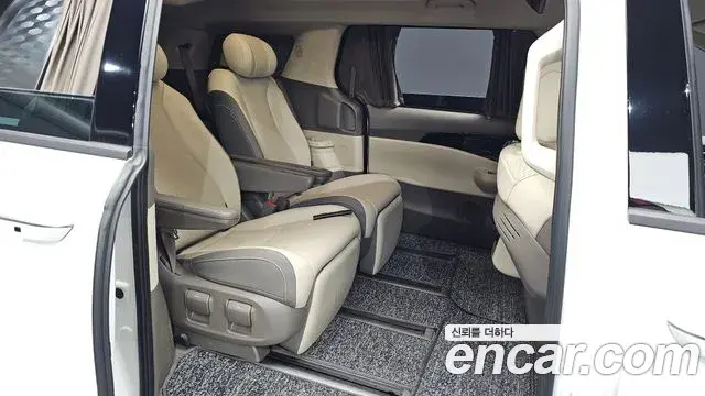 Kia Carnival 2024 — Фото 11/20