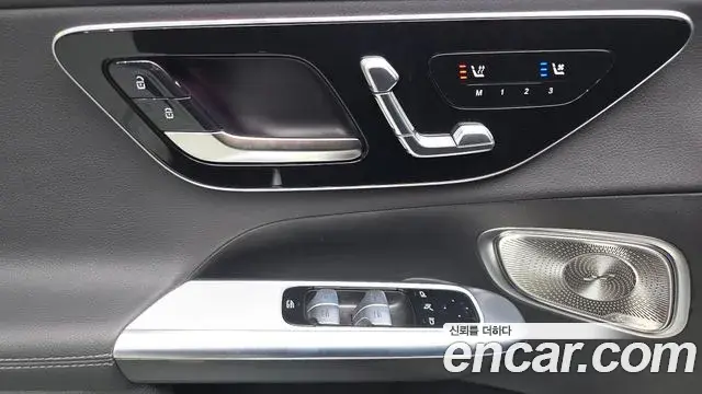 Mercedes-Benz GLC-Class 2024 — ფოტო 18/32