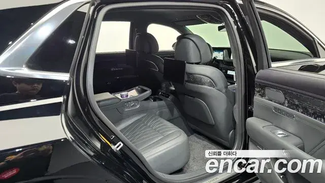 Genesis G90 2023 — ფოტო 18/42