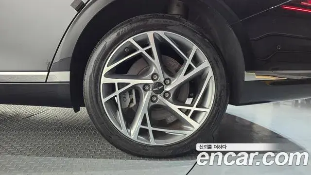 Genesis G90 2023 — ფოტო 1/42