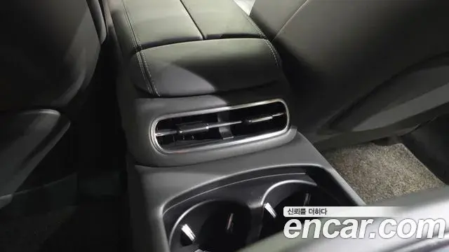Genesis G90 2023 — ფოტო 10/42