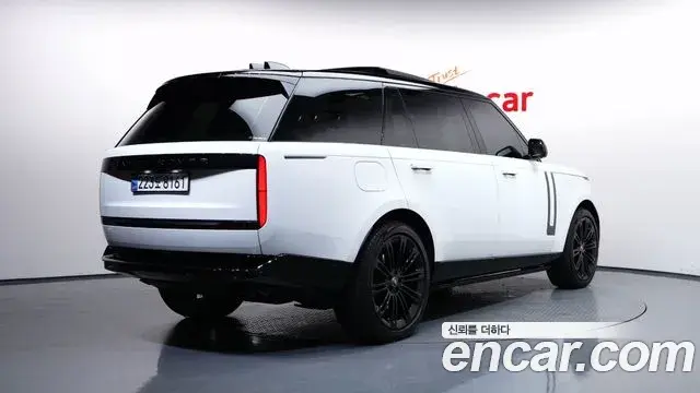 Land Rover Range Rover 2024 — ფოტო 32/39