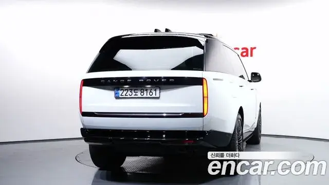 Land Rover Range Rover 2024 — ფოტო 35/39