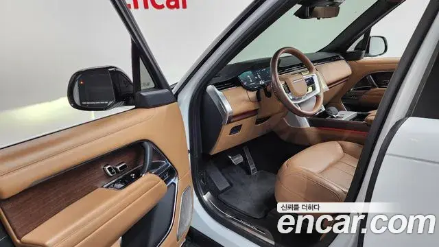 Land Rover Range Rover 2024 — ფოტო 15/39