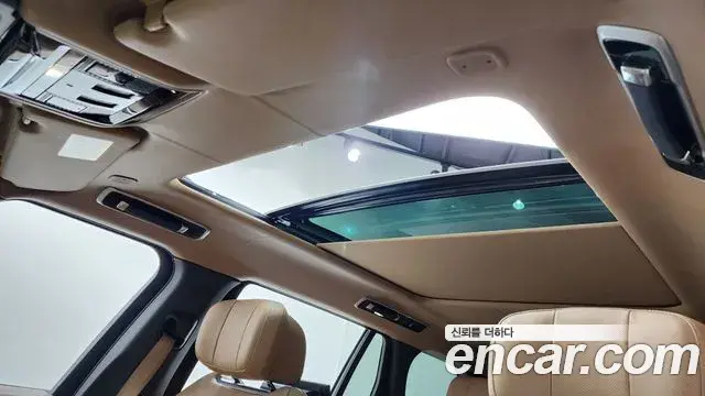 Land Rover Range Rover 2024 — ფოტო 27/39