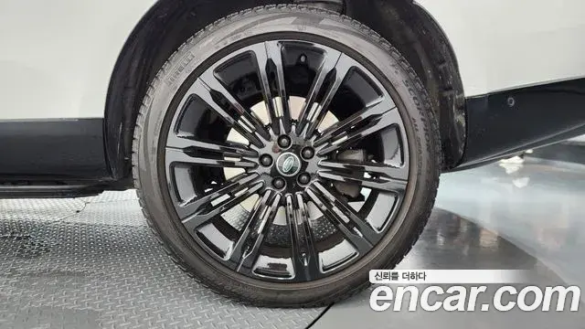 Land Rover Range Rover 2024 — ფოტო 10/39