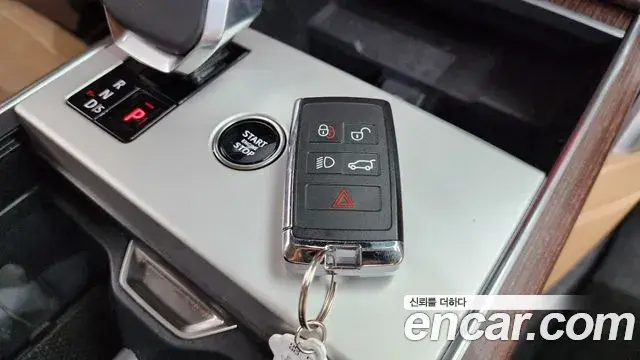 Land Rover Range Rover 2024 — ფოტო 18/39