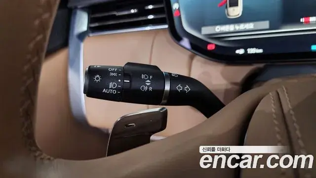 Land Rover Range Rover 2024 — ფოტო 26/39