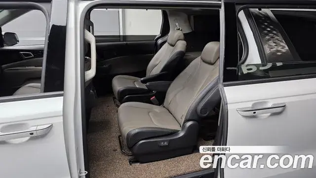Kia Carnival 2024 — Фото 11/20