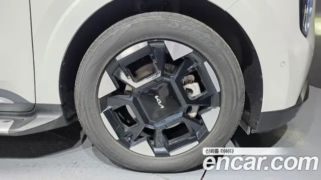 Kia Carnival 2024 — Photo 25/40