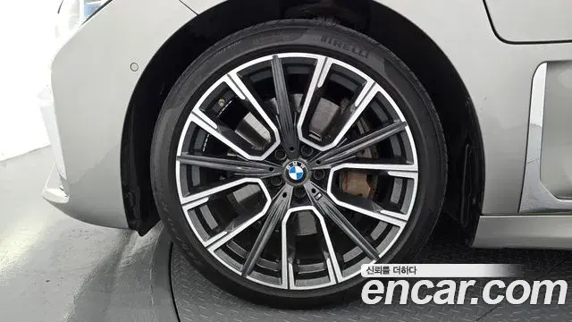 BMW 7 Series 2021 — Photo 5/20