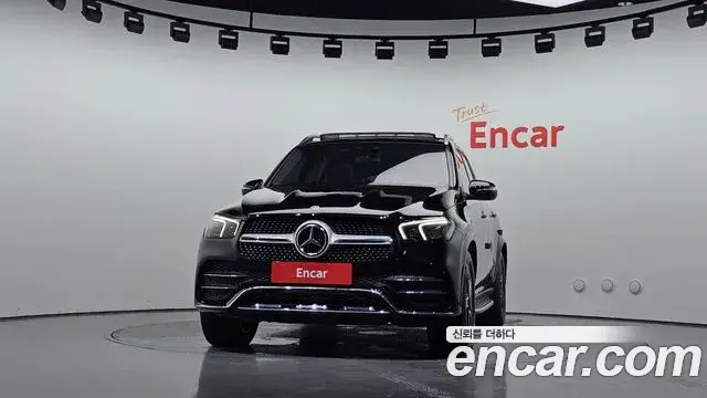 Mercedes-Benz GLE-Class 2020 — Фото 3/20