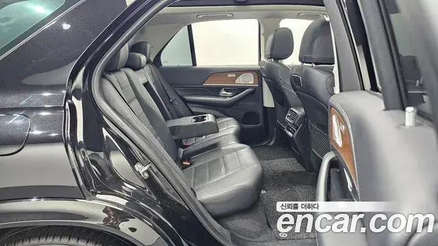 Mercedes-Benz GLE-Class 2020 — Фото 17/20