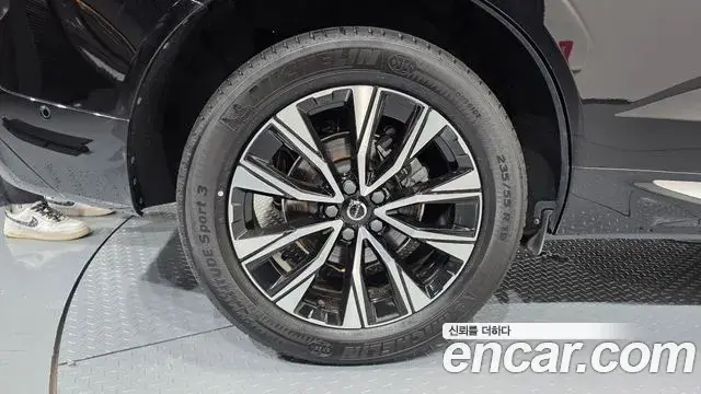 Volvo XC60 2023 — Photo 10/36