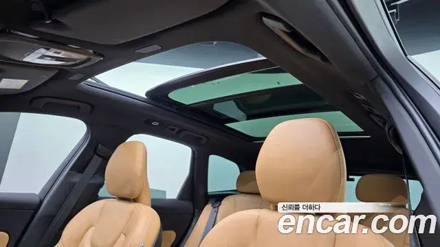 Volvo XC60 2023 — Photo 29/36