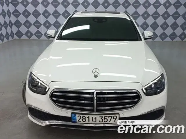 Mercedes-Benz E-Class 2021 — Фото 9/20
